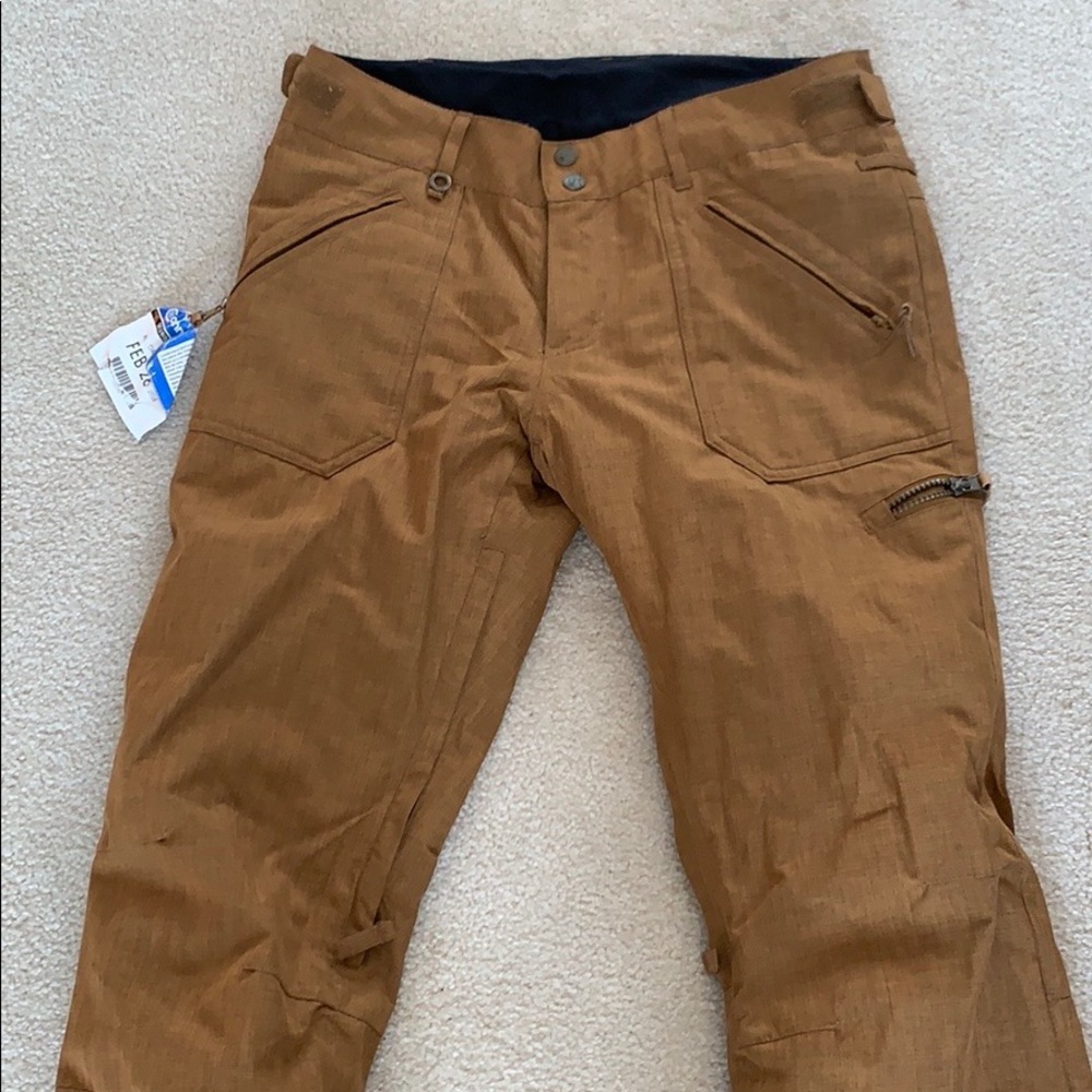 Gently worn Roxy snowpants